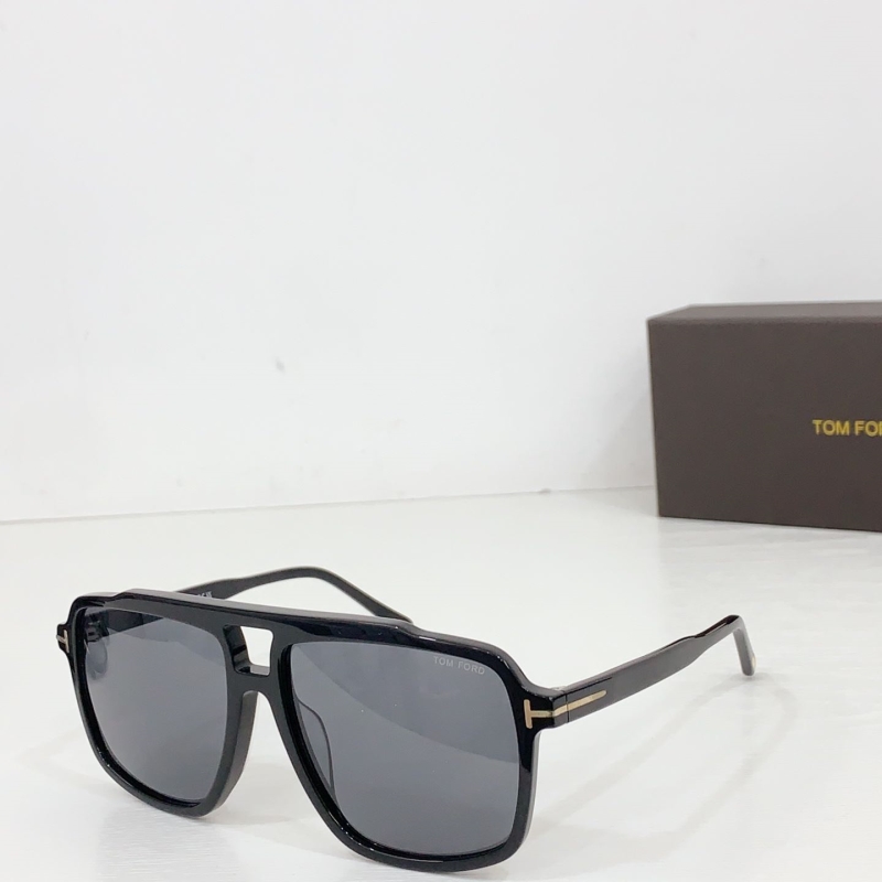 TOM FORD